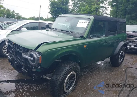 2023 Ford Bronco Badlands z USA, uszkodzony, nr VIN 1FMEE5DH1PLC07103